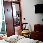 Πανσιόν La Corte & Breakfast *