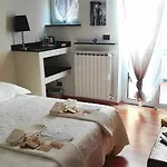 Πανσιόν La Corte & Breakfast