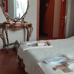 Πανσιόν La Corte & Breakfast *